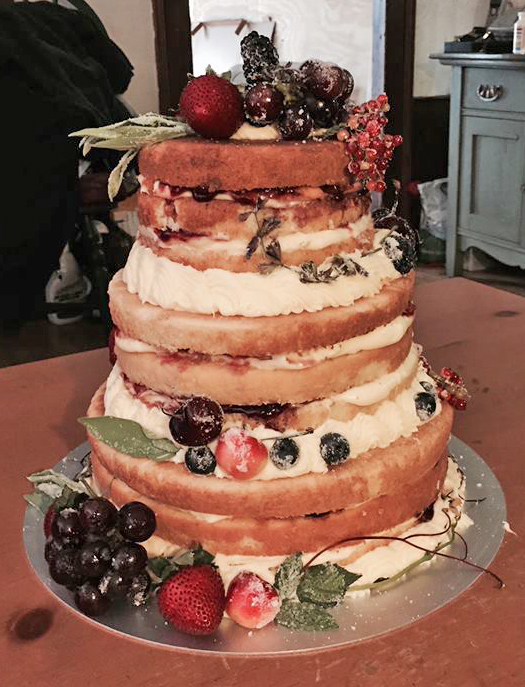 naked cake with fresh fruit