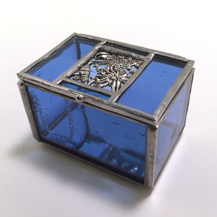 blue seashell motif small glass box